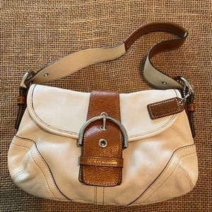 Coach white leather hand bag.